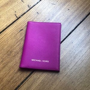 NEVER USED MICHAEL KORS PASSPORT HOLDER/WALLET